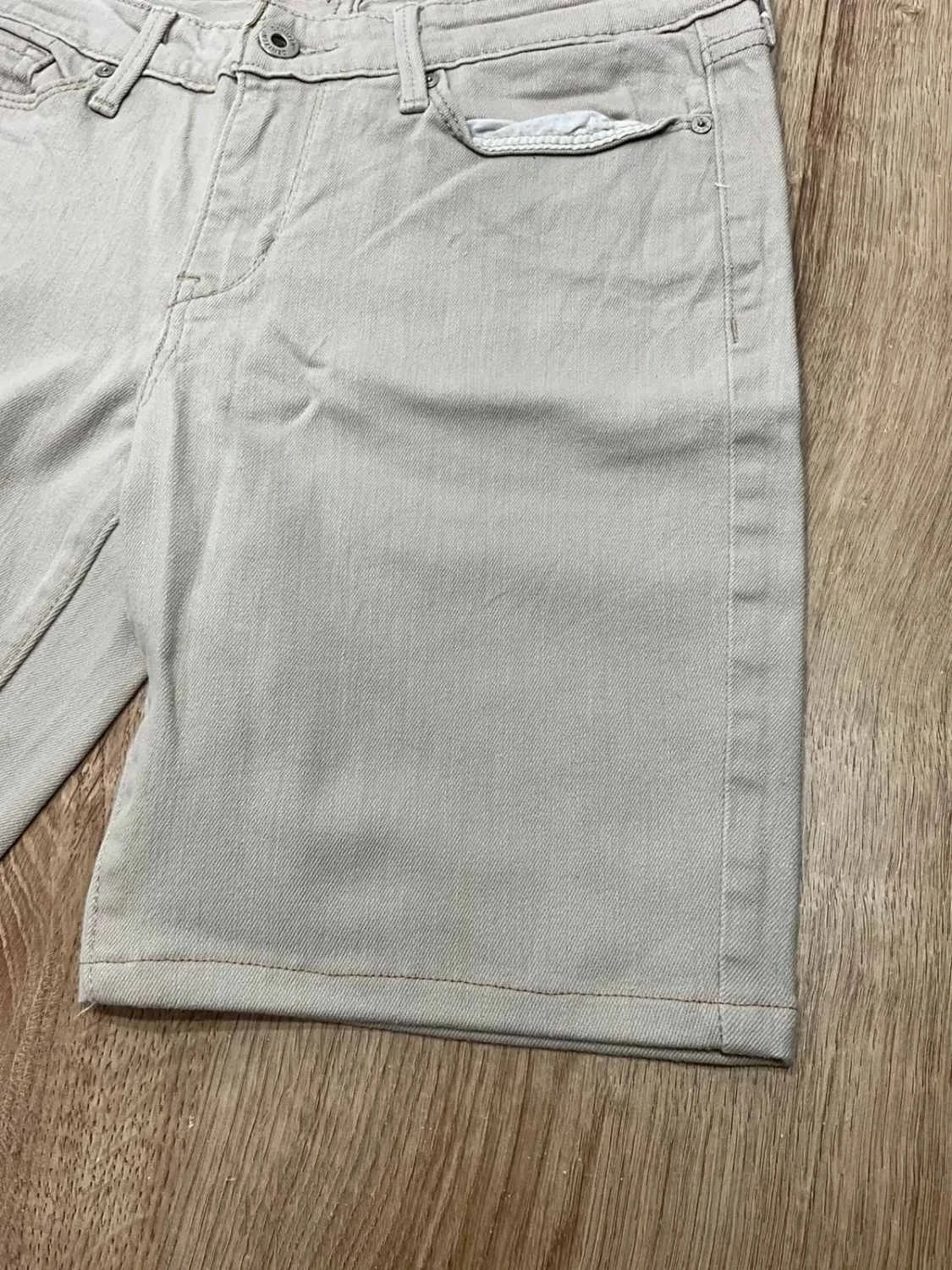 Short Levi's Modern Crop Preppy Femme 98% Coton Gris Slv018 – photo 4